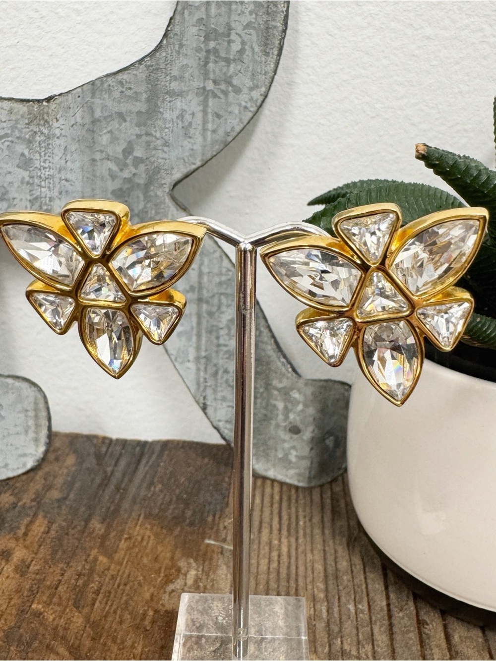 Vintage Swarovski Crystal Flower Cluster Clip On Stud Earrings